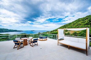 Outdoor dining - Private Pool Villa | Walk to Beach & Resort Access (Playa Hermosa)