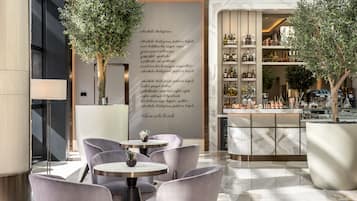 Lounge i lobbyen
