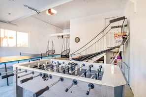 غرفة الألعاب