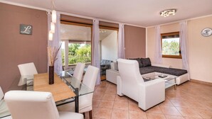 House | Interior - Awesome Home in Pula With Wifi and 3 Bedrooms (Pula)
