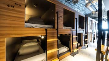 Individually furnished, iron/ironing board, free WiFi, bed sheets