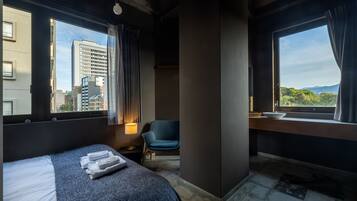 Individually furnished, iron/ironing board, free WiFi, bed sheets