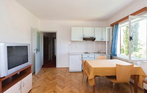 Appartement | Cuisine privée | Réfrigérateur, vaisselle et ustensiles