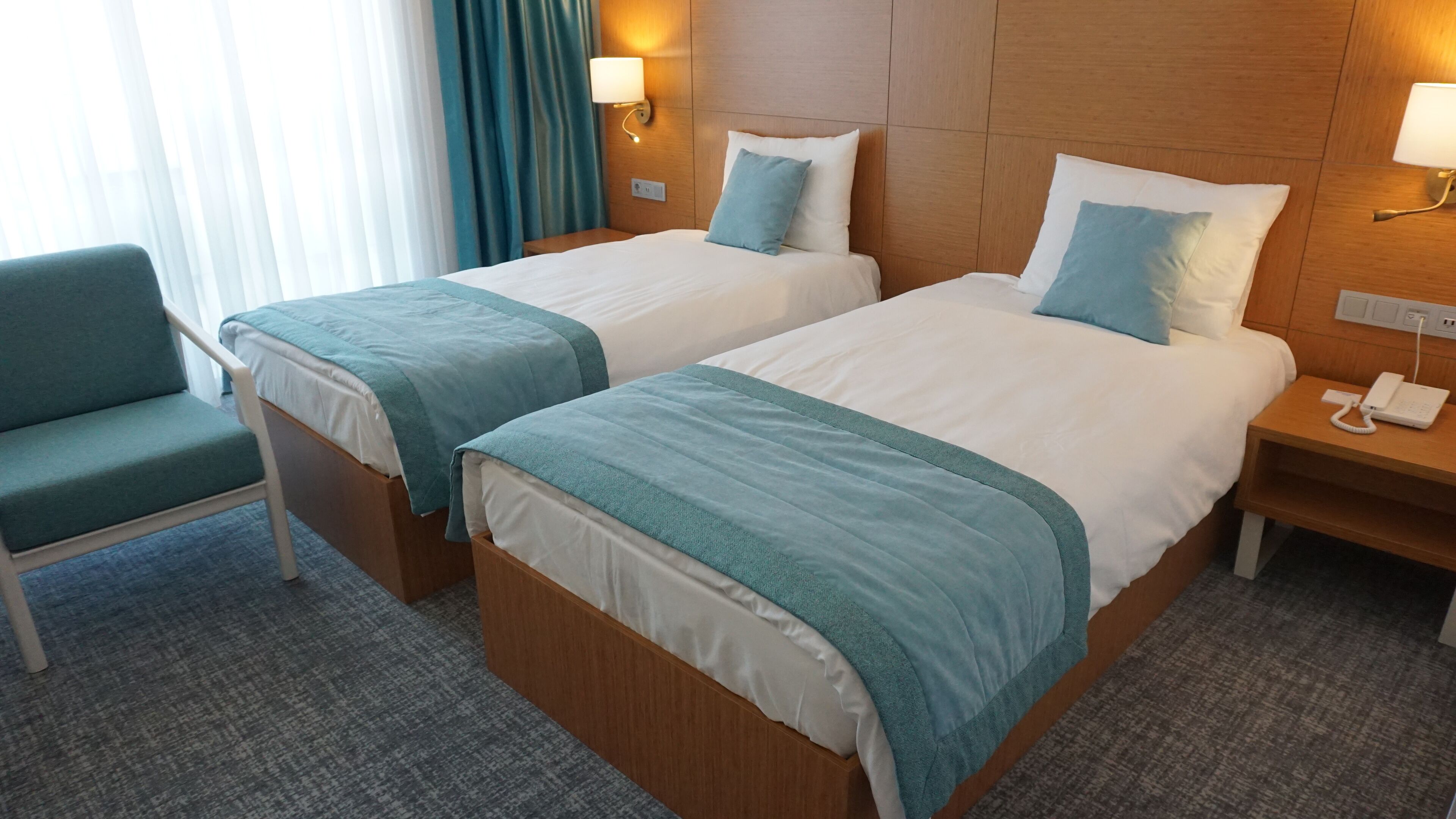 1 bedroom, down duvets, minibar, in-room safe