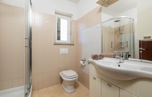 Apartment | Bathroom