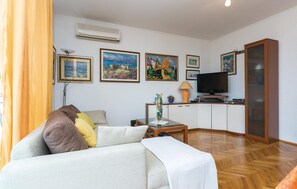 Exterior - Amazing Home in Rtina With Wifi and 4 Bedrooms (Razanac)