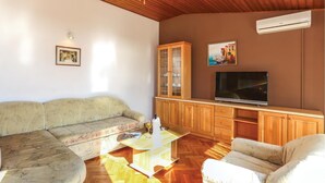 Apartment | Exterior - Beautiful Home in Nemira With Jacuzzi, Wifi and 2 Bedrooms (Omis)