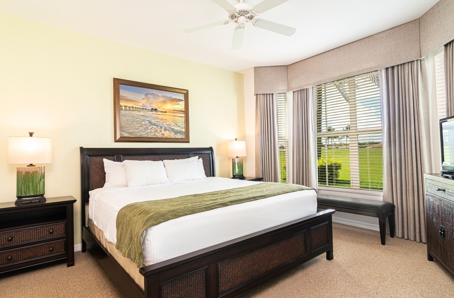 2 quartos, ferros/tábuas de passar roupa, Wi-Fi, roupa de cama