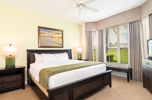 2 bedrooms, iron/ironing board, WiFi, bed sheets - MANGROVE at Greenlinks - Luxury Golf Course View Villa (Naples)