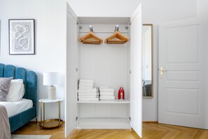 Interior - Modern Traungasse Studio, walk to Metro U1 and Stadtpark, by Blueground (Vienna)