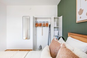 1 chambre, fer et planche à repasser, Wi-Fi, draps fournis
