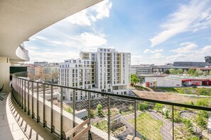 Property grounds - Dreamy Landstraße 1BR w/ Large Balcony, walk to Metro U3, by Blueground (Vienna)