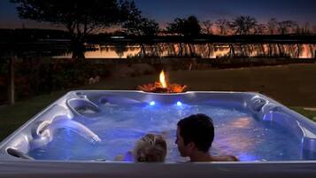 Bain à remous extérieur