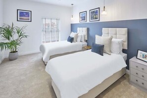 3 chambres, fer et planche à repasser, Wi-Fi gratuit, draps fournis