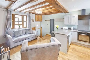 Televisión y oficina 