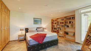 Condo | 1 bedroom, in-room safe, individually decorated, individually furnished