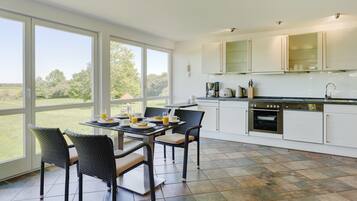 Condo | Private kitchen | Fridge, microwave, oven, stovetop