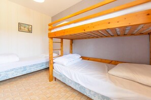 2 bedrooms, iron/ironing board, travel cot, bed sheets