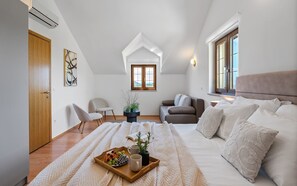 4 عدّة غرف نوم ومكواة/لوح كي وواي فاي وملاءات أسرّة