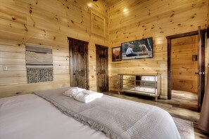 3 bedrooms, iron/ironing board, Internet, bed sheets