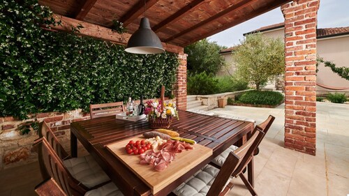 Charming Villa Mimosa with a pool