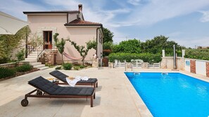 Pool - Charming Villa Mimosa with a pool (Novigrad)