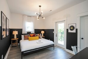 4 makuuhuonetta, silitysrauta/-lauta, internet, vuodevaatteet