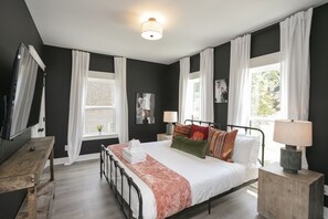 4 habitaciones, tabla de planchar con plancha, internet y ropa de cama 