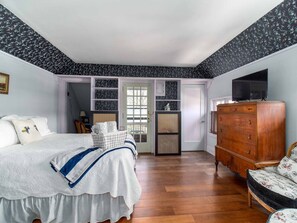 9 dormitoris, escriptori, planxa i posts de planxar i wifi 