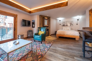 Condo, 1 Bedroom | 1 bedroom, laptop workspace, iron/ironing board, free WiFi