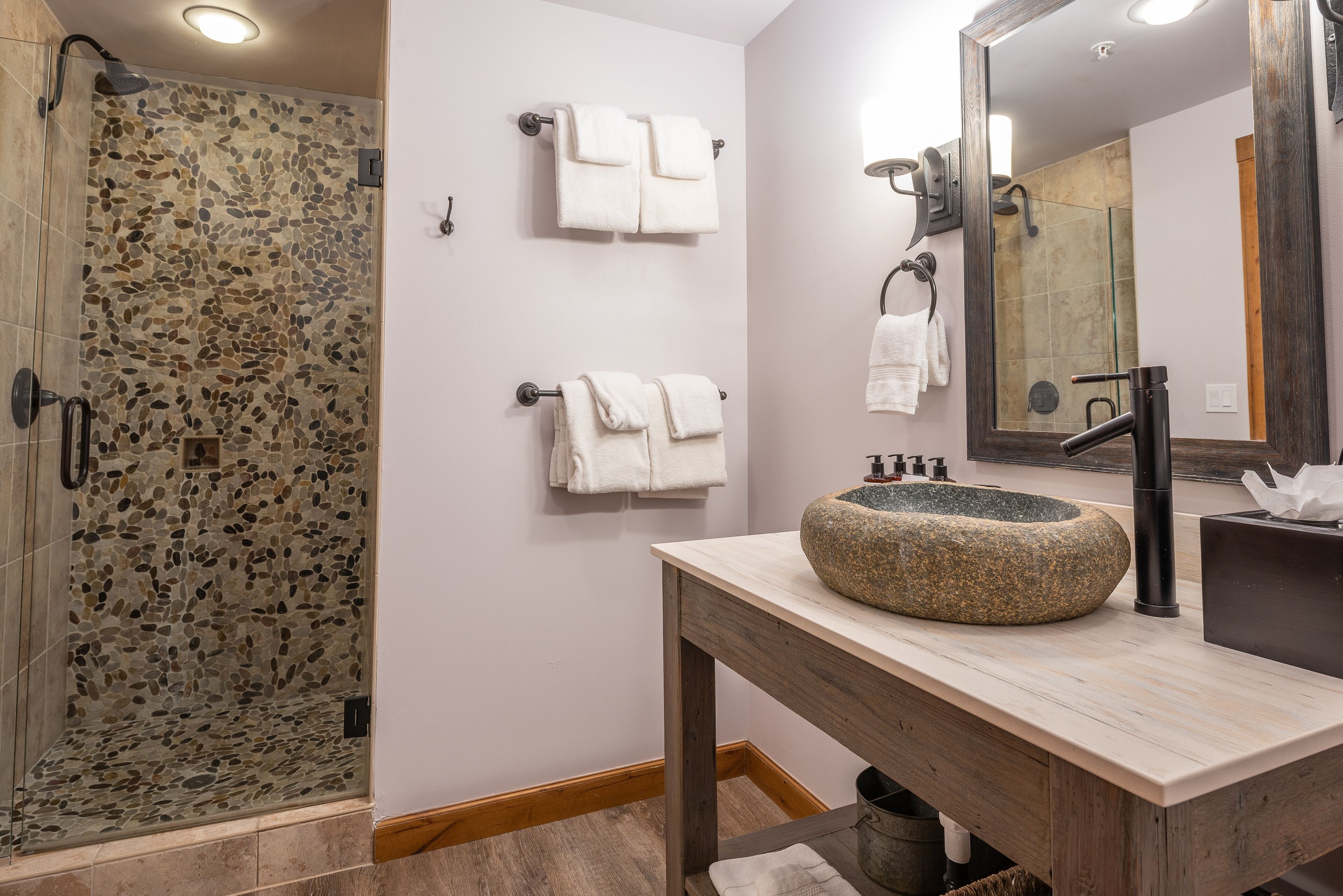 Studio Efficiency Unit With Balcony Over Mountaineer Square 1 Bedroom Condo - No Cleaning Fee! by Redawning