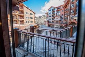 Condo, 1 Bedroom | Property grounds