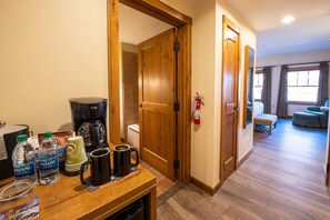 Condo, 2 Bedrooms | Interior