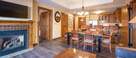 公寓客房, 2 間臥室 | 私人廚房 | 雪櫃、焗爐、咖啡機/沖茶器、多士爐