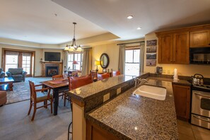 Condo, 2 Bedrooms | Private kitchen | Fridge, oven, coffee/tea maker, toaster
