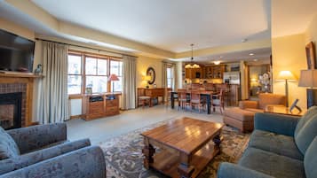 Condo, 2 Bedrooms | Interior