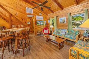 Interior - Oceanview Dog Friendly w/ Private Pool, Screened Porch, Smart TVs, Beach Nearby (Salvo)