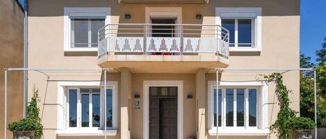 تفاصيل الفندق من الخارج