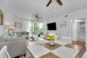 Smart TV - Destin Gem @ The Palms - Jr Suite w/Pool|Fast WiFi (Destin)