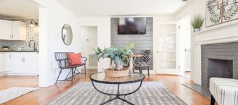 The Nook on Main ~ Walk to restaurants and shops!