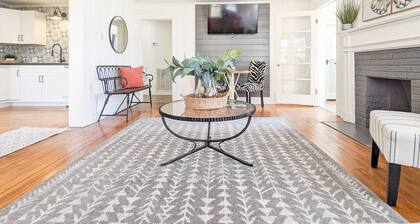 The Nook on Main ~ Walk to restaurants and shops!