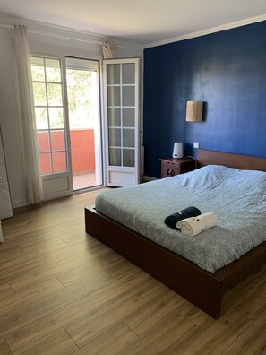 4 chambres, fer et planche à repasser, Wi-Fi