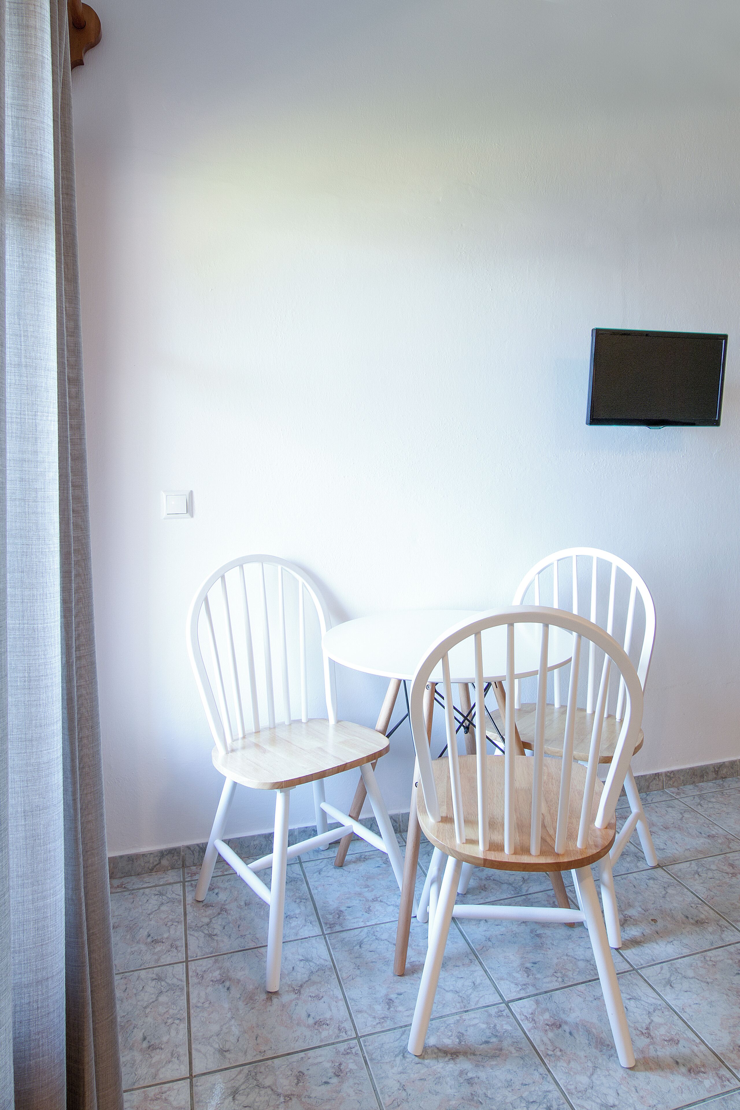 One-Bedroom Apartment | Private kitchenette | Mini-fridge, stovetop, coffee/tea maker, toaster