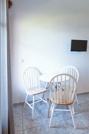 One-Bedroom Apartment | Private kitchenette | Mini-fridge, stovetop, coffee/tea maker, toaster - Olga Villa (Skiathos)