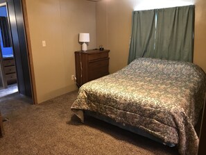 3 chambres, fer et planche à repasser, Wi-Fi gratuit, draps fournis