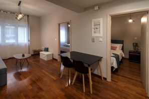 2 bedrooms, in-room safe, iron/ironing board, free WiFi