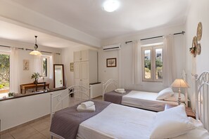 4 bedrooms, in-room safe, iron/ironing board, free WiFi