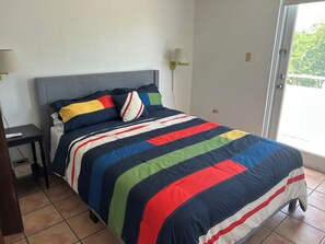 4 dormitoris, escriptori, planxa i posts de planxar i wifi gratuïta 