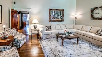 TV, fireplace, DVD player