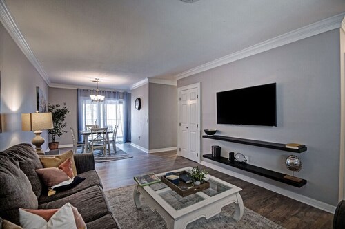 Renovated Condo In A Lovely Gated Community